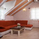 Ferienhaeuser In Βίλα Μακάρσκα