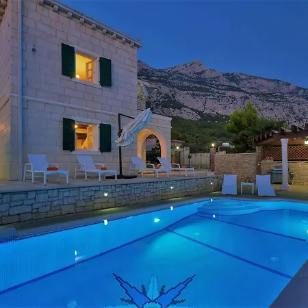 빌라 Ferienhaeuser In