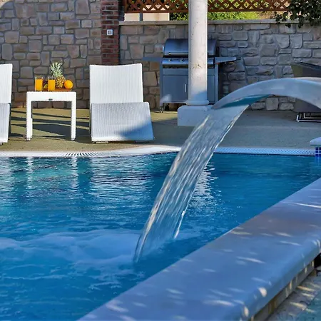 빌라 Ferienhaeuser In *