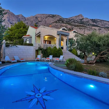 Villa Ferienhaeuser In Makarska