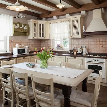 빌라 Ferienhaeuser In *