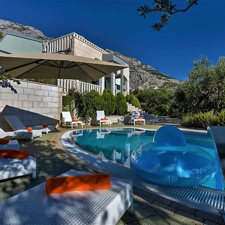 Ferienhaeuser In * Макарська