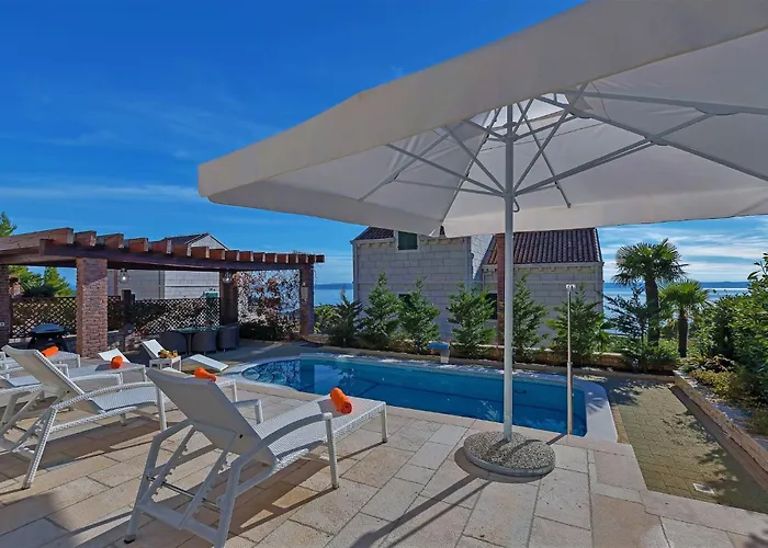 Ferienhaeuser In Villa Makarska