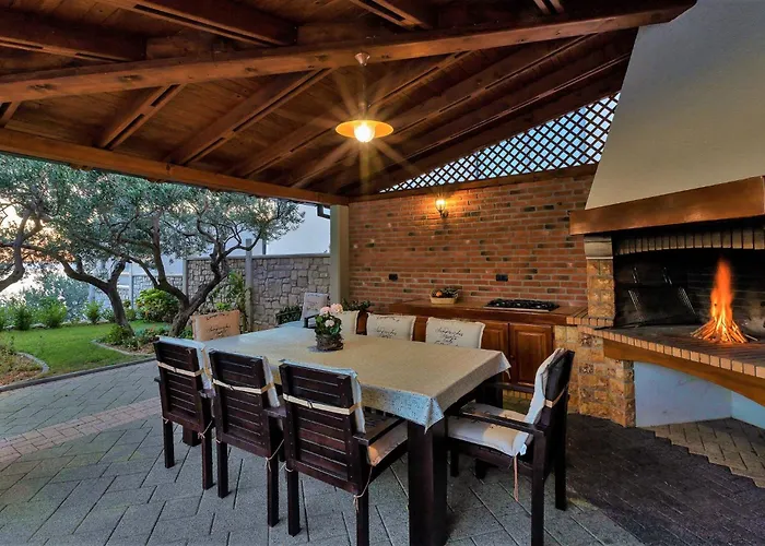 Ferienhaeuser In Villa Makarska