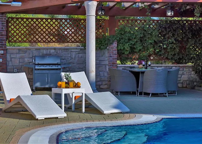 Ferienhaeuser In Villa *