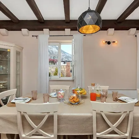 Ferienhaeuser In Makarska