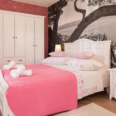 Ferienhaeuser In Villa Makarska