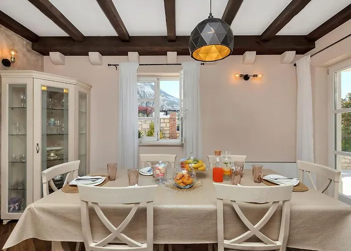 Ferienhaeuser In Makarska