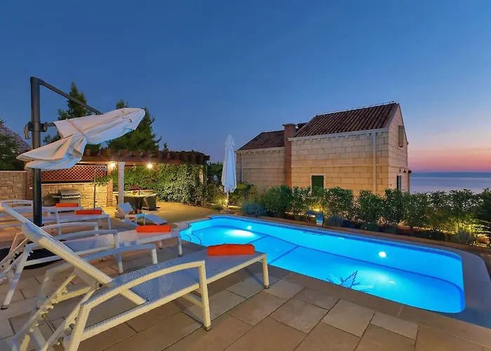 Villa Ferienhaeuser In Makarska