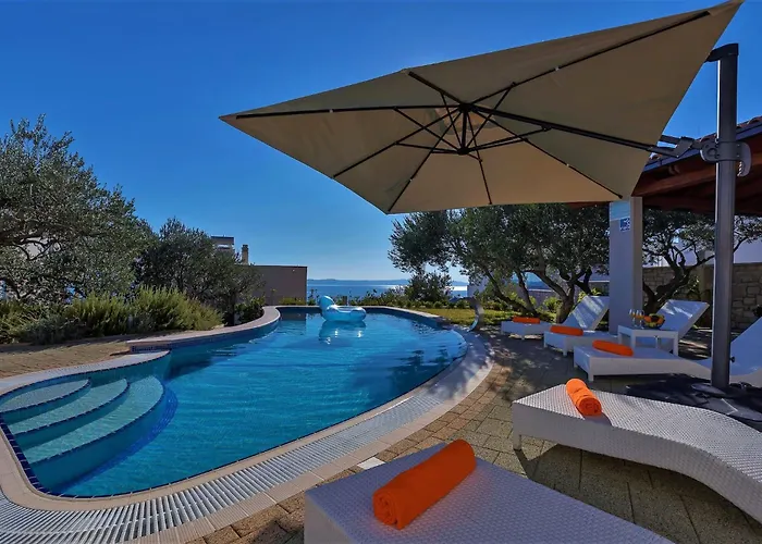 Villa Ferienhaeuser In Makarska